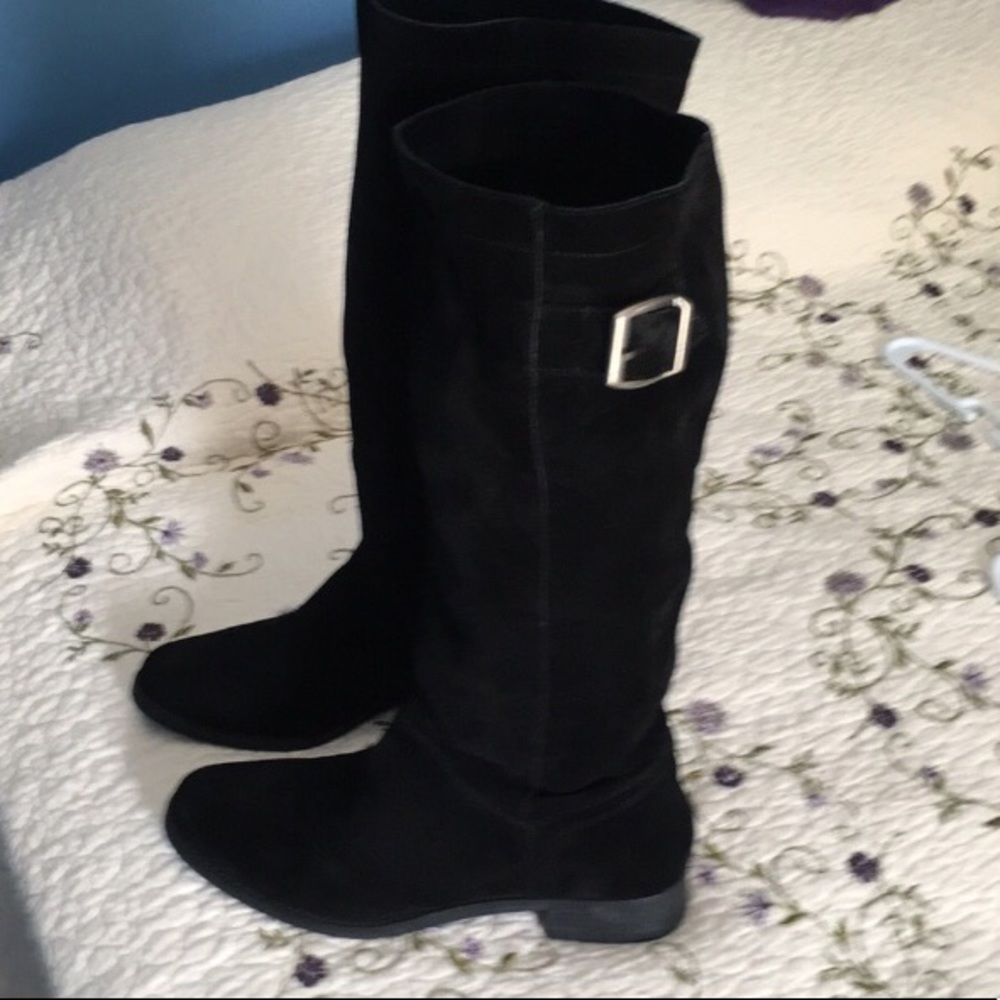 *SOLD* Black tall boots